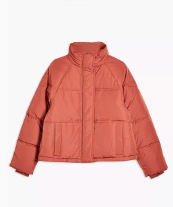 ملابس نسائيه