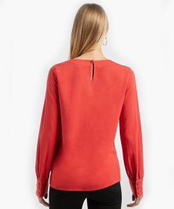 ملابس نسائيه